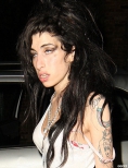 Amy Winehouse a fost huiduita de fanii din Belgrad