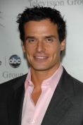 Antonio Sabato Jr. a devenit din nou tata