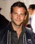 Bradley Cooper: Mi-am pierdut virginitatea abia la 17 ani