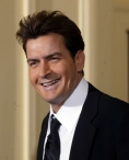 Charlie Sheen nu se cuminteste deloc