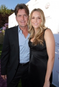 Charlie Sheen si Brooke Mueller ar putea sa nu mai divorteze