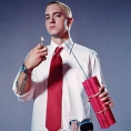 Eminem stie sa faca cadouri prietenilor