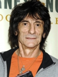 Ronnie Wood este un barbat liber