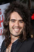 Russell Brand a primit un vitel, cadou de nunta de la PETA