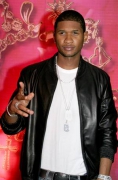Usher si-a inceput viata sexuala la varsta de 13 ani