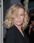 Kim Basinger Prin Tribunale