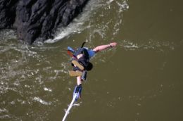 Bunjee jumping