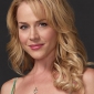 Despre Julie Benz