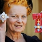 Vivienne Westwood, designerul decorat de catre Regina Angliei